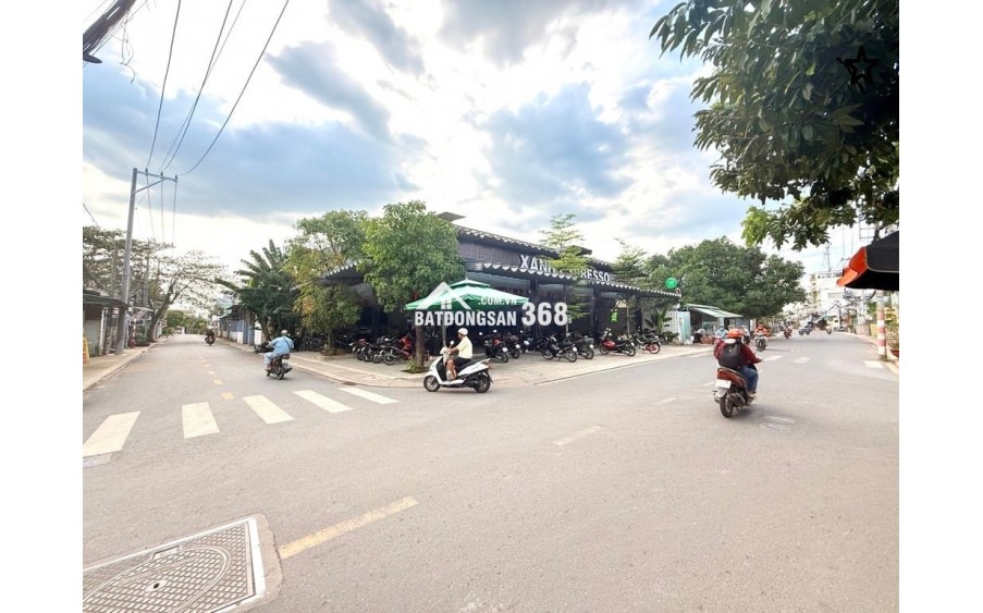 Chính chủ gửi bán nhà  lô góc cực hiếm  10m x 30m  tại trục đường thương mại sầm uất nhất Quận 6 – Lý Chiêu Hoàng